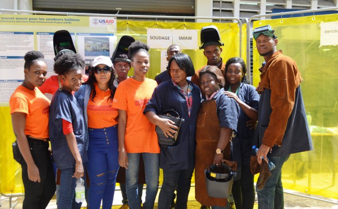 Haití: Una capacitación profesional de alto nivel para las y los jóvenes de Carrefour-feuilles (en inglés)