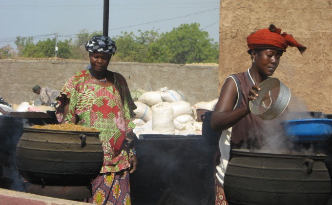 Étuveuses de riz au Burkina Faso