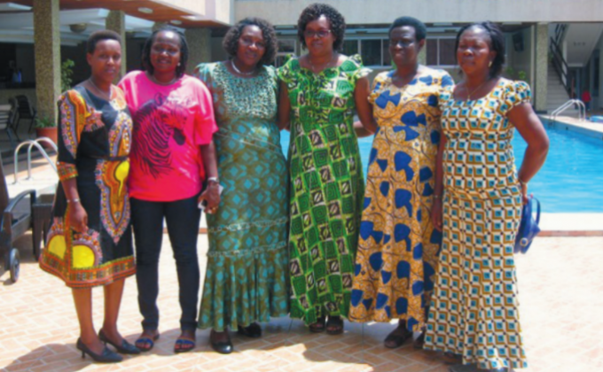 Les animatrices psychosociales (APS) Des actrices communautaires et de proximité: Catalyseurs de l’approche holistique de réponse aux  besoins des victimes / survivantes de violences sexuelles et basées sur  le genre au Burundi, en RD Congo et au Rwanda