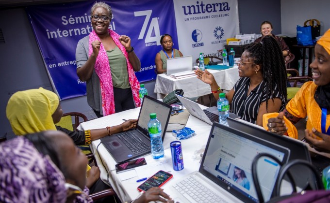 Enfrentando desafíos, creando oportunidades: el Seminario Internacional 2019 en Senegal se enfocó en el emprendimiento de las mujeres (en inglés)